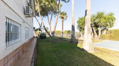 Casa en alquiler en Urbanizaciones Cumbres de Calicanto-Manyes-Barbeta, Urbanizaciones Cumbres de Calicanto-Manyes-Barbeta (Torrent) de 3.200 €<span>/mes</span>