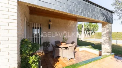 Casa en alquiler en Urbanizaciones Cumbres de Calicanto-Manyes-Barbeta, Urbanizaciones Cumbres de Calicanto-Manyes-Barbeta (Torrent) de 3.200 €<span>/mes</span>