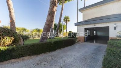 Casa en alquiler en Urbanizaciones Cumbres de Calicanto-Manyes-Barbeta, Urbanizaciones Cumbres de Calicanto-Manyes-Barbeta (Torrent) de 3.200 €<span>/mes</span>
