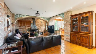 Casa en alquiler en Urbanizaciones Cumbres de Calicanto-Manyes-Barbeta, Urbanizaciones Cumbres de Calicanto-Manyes-Barbeta (Torrent) de 3.200 €<span>/mes</span>