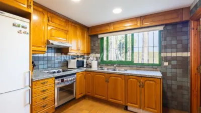 Casa en alquiler en Urbanizaciones Cumbres de Calicanto-Manyes-Barbeta, Urbanizaciones Cumbres de Calicanto-Manyes-Barbeta (Torrent) de 3.200 €<span>/mes</span>