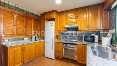 Casa en alquiler en Urbanizaciones Cumbres de Calicanto-Manyes-Barbeta, Urbanizaciones Cumbres de Calicanto-Manyes-Barbeta (Torrent) de 3.200 €<span>/mes</span>