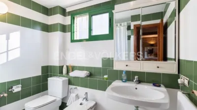 Casa en alquiler en Urbanizaciones Cumbres de Calicanto-Manyes-Barbeta, Urbanizaciones Cumbres de Calicanto-Manyes-Barbeta (Torrent) de 3.200 €<span>/mes</span>
