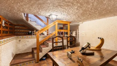Casa en alquiler en Urbanizaciones Cumbres de Calicanto-Manyes-Barbeta, Urbanizaciones Cumbres de Calicanto-Manyes-Barbeta (Torrent) de 3.200 €<span>/mes</span>