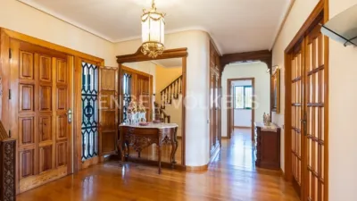 Casa en alquiler en Urbanizaciones Cumbres de Calicanto-Manyes-Barbeta, Urbanizaciones Cumbres de Calicanto-Manyes-Barbeta (Torrent) de 3.200 €<span>/mes</span>