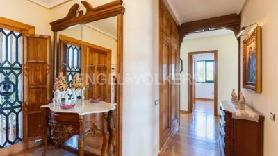 Casa en alquiler en Urbanizaciones Cumbres de Calicanto-Manyes-Barbeta, Urbanizaciones Cumbres de Calicanto-Manyes-Barbeta (Torrent) de 3.200 €<span>/mes</span>
