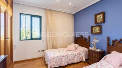 Casa en alquiler en Urbanizaciones Cumbres de Calicanto-Manyes-Barbeta, Urbanizaciones Cumbres de Calicanto-Manyes-Barbeta (Torrent) de 3.200 €<span>/mes</span>