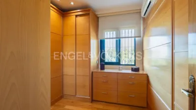 Casa en alquiler en Urbanizaciones Cumbres de Calicanto-Manyes-Barbeta, Urbanizaciones Cumbres de Calicanto-Manyes-Barbeta (Torrent) de 3.200 €<span>/mes</span>
