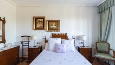 Casa en alquiler en Urbanizaciones Cumbres de Calicanto-Manyes-Barbeta, Urbanizaciones Cumbres de Calicanto-Manyes-Barbeta (Torrent) de 3.200 €<span>/mes</span>