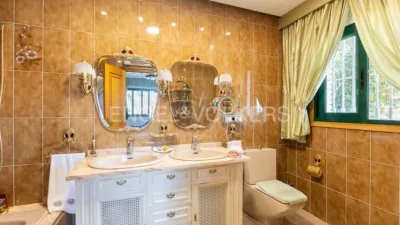 Casa en alquiler en Urbanizaciones Cumbres de Calicanto-Manyes-Barbeta, Urbanizaciones Cumbres de Calicanto-Manyes-Barbeta (Torrent) de 3.200 €<span>/mes</span>