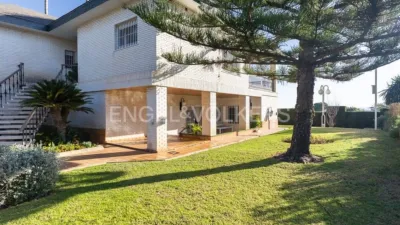 Casa en alquiler en Urbanizaciones Cumbres de Calicanto-Manyes-Barbeta, Urbanizaciones Cumbres de Calicanto-Manyes-Barbeta (Torrent) de 3.200 €<span>/mes</span>