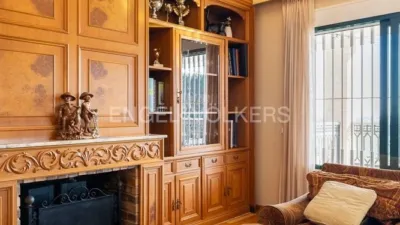 Casa en alquiler en Urbanizaciones Cumbres de Calicanto-Manyes-Barbeta, Urbanizaciones Cumbres de Calicanto-Manyes-Barbeta (Torrent) de 3.200 €<span>/mes</span>