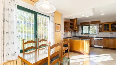 Casa en alquiler en Urbanizaciones Cumbres de Calicanto-Manyes-Barbeta, Urbanizaciones Cumbres de Calicanto-Manyes-Barbeta (Torrent) de 3.200 €<span>/mes</span>