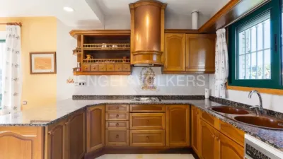 Casa en alquiler en Urbanizaciones Cumbres de Calicanto-Manyes-Barbeta, Urbanizaciones Cumbres de Calicanto-Manyes-Barbeta (Torrent) de 3.200 €<span>/mes</span>