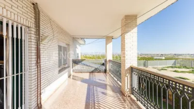 Casa en alquiler en Urbanizaciones Cumbres de Calicanto-Manyes-Barbeta, Urbanizaciones Cumbres de Calicanto-Manyes-Barbeta (Torrent) de 3.200 €<span>/mes</span>