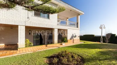 Casa en alquiler en Urbanizaciones Cumbres de Calicanto-Manyes-Barbeta, Urbanizaciones Cumbres de Calicanto-Manyes-Barbeta (Torrent) de 3.200 €<span>/mes</span>