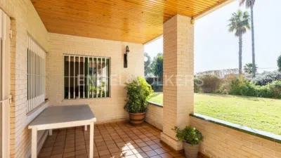 Casa en alquiler en Urbanizaciones Cumbres de Calicanto-Manyes-Barbeta, Urbanizaciones Cumbres de Calicanto-Manyes-Barbeta (Torrent) de 3.200 €<span>/mes</span>