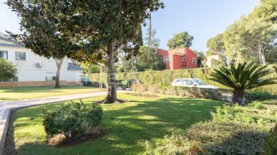 Casa en alquiler en Urbanizaciones Cumbres de Calicanto-Manyes-Barbeta, Urbanizaciones Cumbres de Calicanto-Manyes-Barbeta (Torrent) de 3.200 €<span>/mes</span>