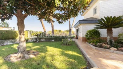 Casa en alquiler en Urbanizaciones Cumbres de Calicanto-Manyes-Barbeta, Urbanizaciones Cumbres de Calicanto-Manyes-Barbeta (Torrent) de 3.200 €<span>/mes</span>
