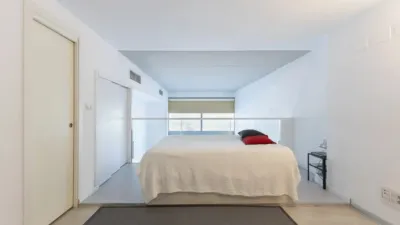 Loft on Carrer de la Creu Roja photo 19
