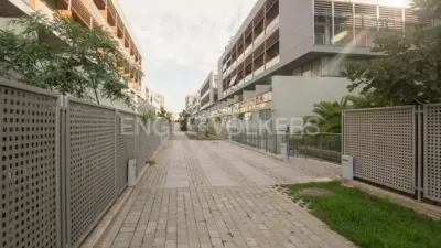 Loft on Carrer de la Creu Roja photo 32
