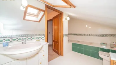 Chalet on Calle de Santander photo 11