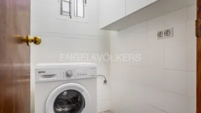Piso en alquiler en Zona Esperanza de Triana, Zona Esperanza de Triana (Distrito Triana. Sevilla Capital) de 1.000 €<span>/mes</span>