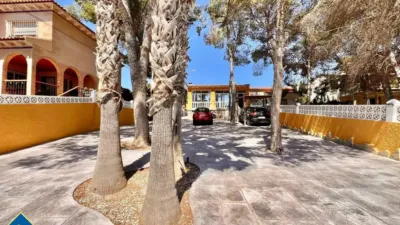 Chalet in Los Balcones-Los Altos-Punta Prima photo 7
