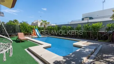 Casa en alquiler en Calle Carrer 232, El Pla de La Vallesa (San Antonio de Benagéver) de 3.500 €<span>/mes</span>