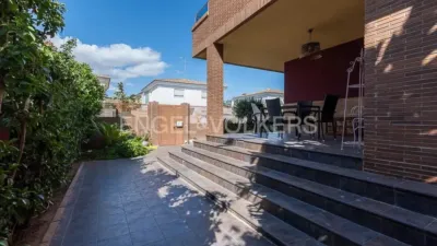 Casa en alquiler en Calle Carrer 232, El Pla de La Vallesa (San Antonio de Benagéver) de 3.500 €<span>/mes</span>