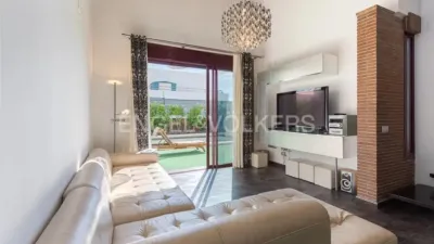Casa en alquiler en Calle Carrer 232, El Pla de La Vallesa (San Antonio de Benagéver) de 3.500 €<span>/mes</span>