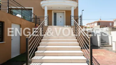 Casa en alquiler en Zona Avinguda Alta-Auditori, Zona Avinguda Alta-Auditori (Torrent) de 5.000 €<span>/mes</span>