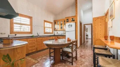 Chalet on Calle de los Rosales photo 12