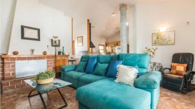 Chalet on Calle de los Rosales photo 13