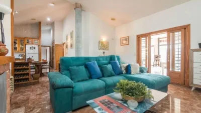 Chalet on Calle de los Rosales photo 14