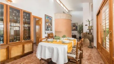 Chalet on Calle de los Rosales photo 18