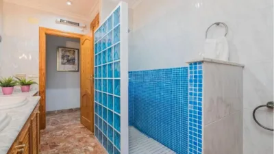 Chalet on Calle de los Rosales photo 28