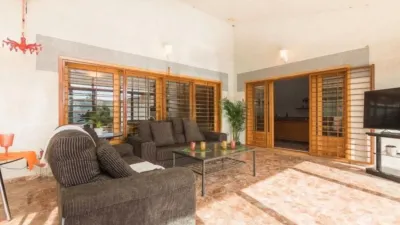 Chalet on Calle de los Rosales photo 8