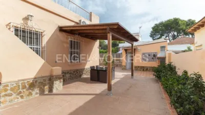 Casa en alquiler en La Canyada - La Cañada, La Canyada - La Cañada (Paterna) de 1.600 €<span>/mes</span>
