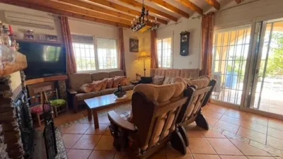 Chalet on Calle Partida del Raspeig photo 3