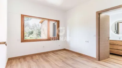 Chalet in Villafranca del Castillo photo 19