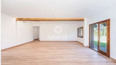 Chalet in Villafranca del Castillo photo 9