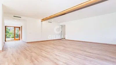 Chalet in Villafranca del Castillo photo 10