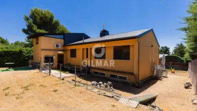 Chalet in Becerril photo 11
