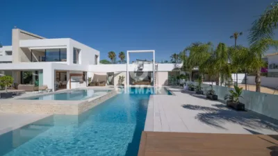 Chalet in El Paraíso photo 4