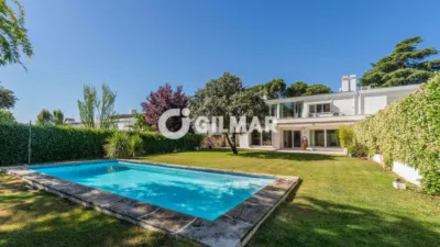 Chalet in La Moraleja photo 3