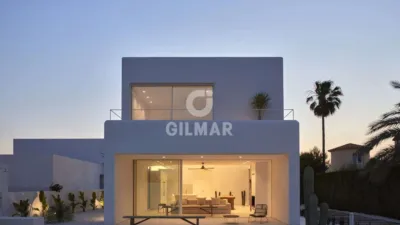 Chalet en venta en Estepona Golf, Camino de Suárez (Distrito Bailén-Miraflores. Málaga Capital) de 895.000 €