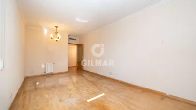 Apartment in Alameda de Osuna photo 6