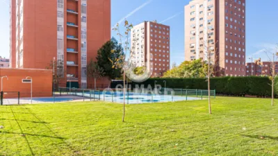 Flat in Parla photo 23