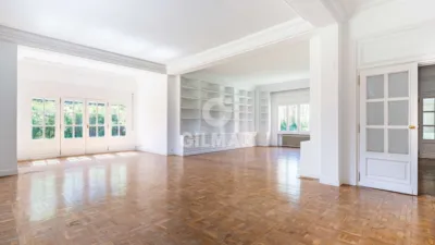 Chalet in Villafranca del Castillo photo 10